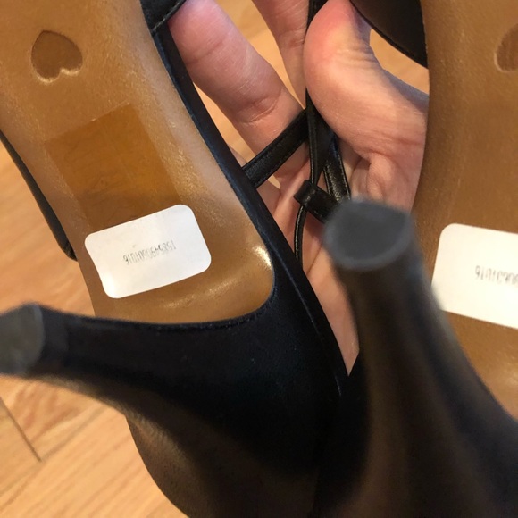 Moschino sz40 black leather flower sling back - Picture 6 of 6